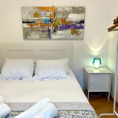 Apartment Carrer D'Olesa Barcelona Bagian luar foto