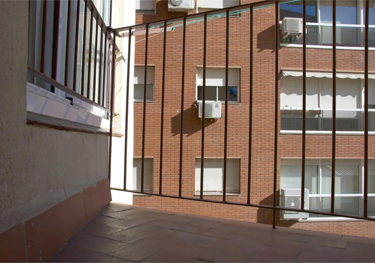 Apartment Carrer D'Olesa Barcelona Bagian luar foto