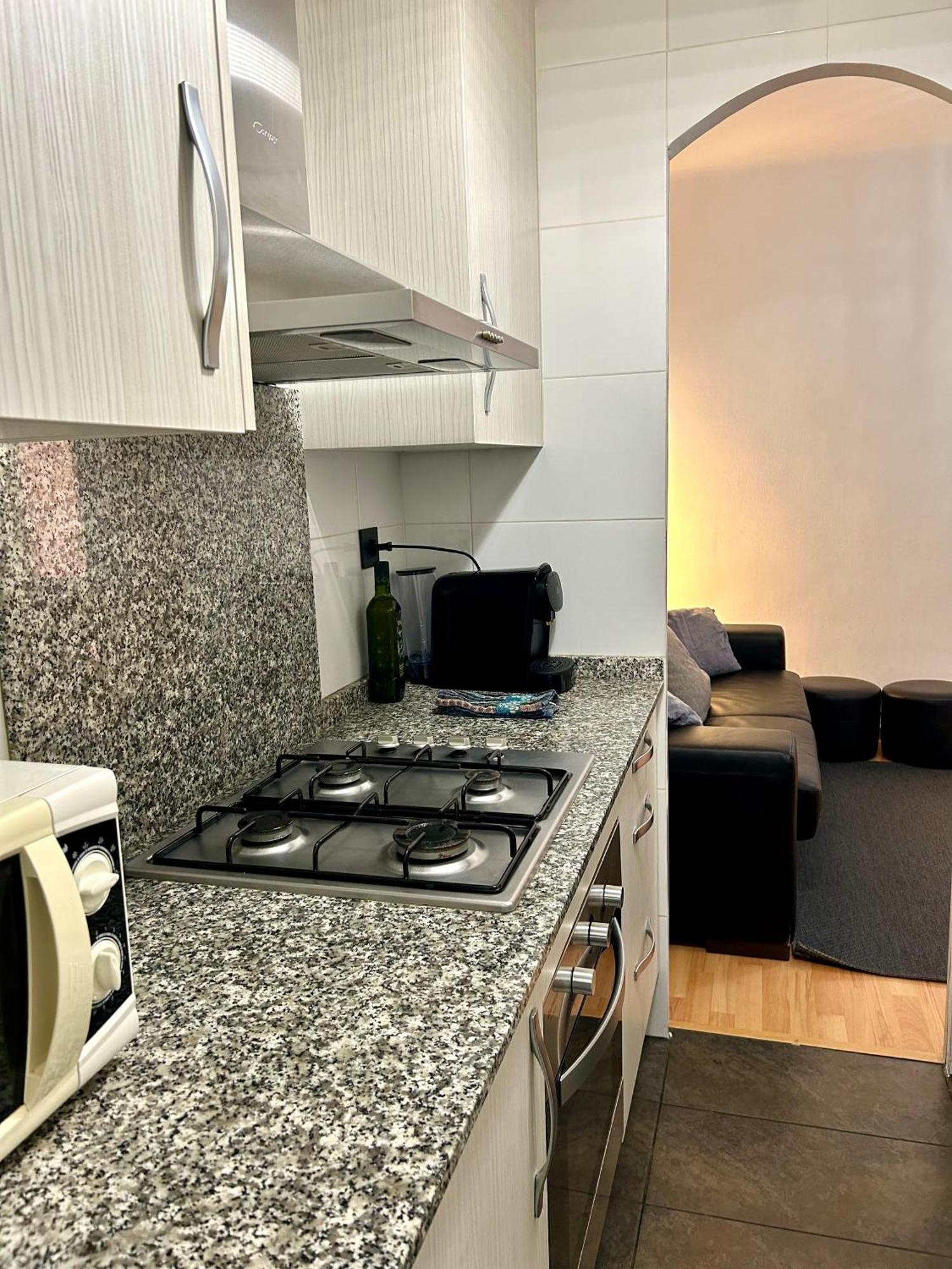 Apartment Carrer D'Olesa Barcelona Bagian luar foto