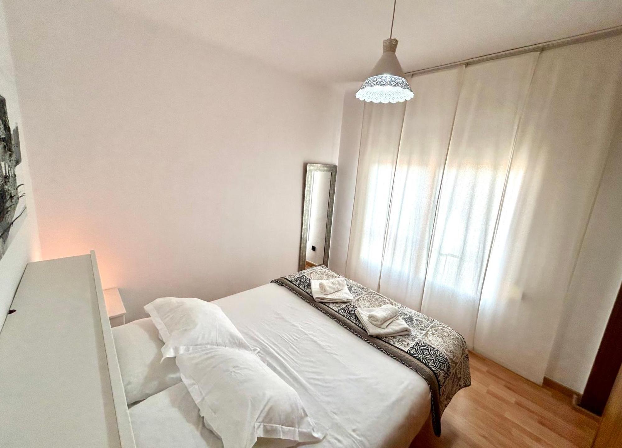 Apartment Carrer D'Olesa Barcelona Bagian luar foto