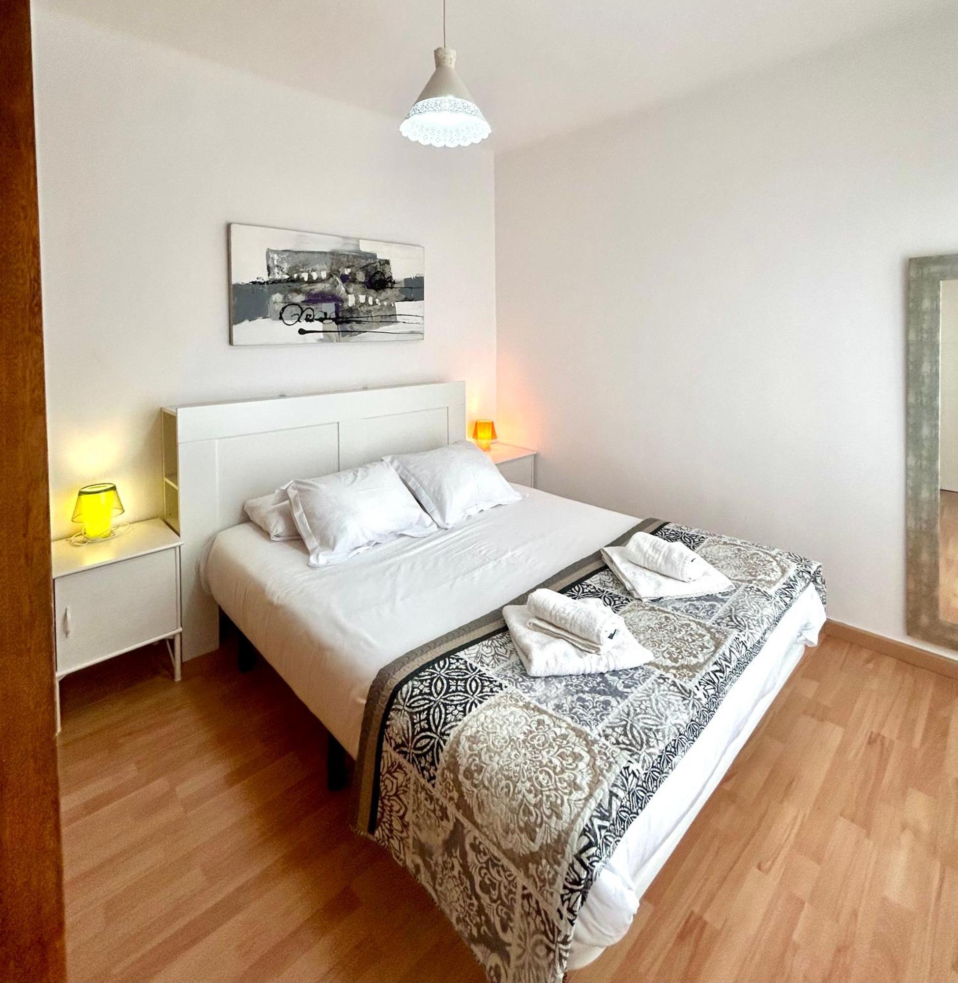 Apartment Carrer D'Olesa Barcelona Bagian luar foto