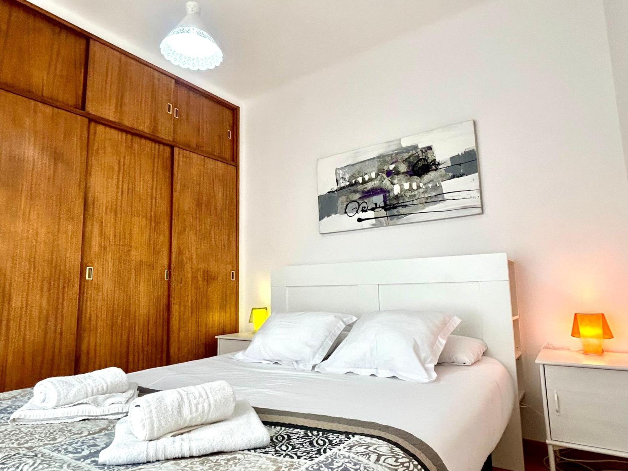 Apartment Carrer D'Olesa Barcelona Bagian luar foto