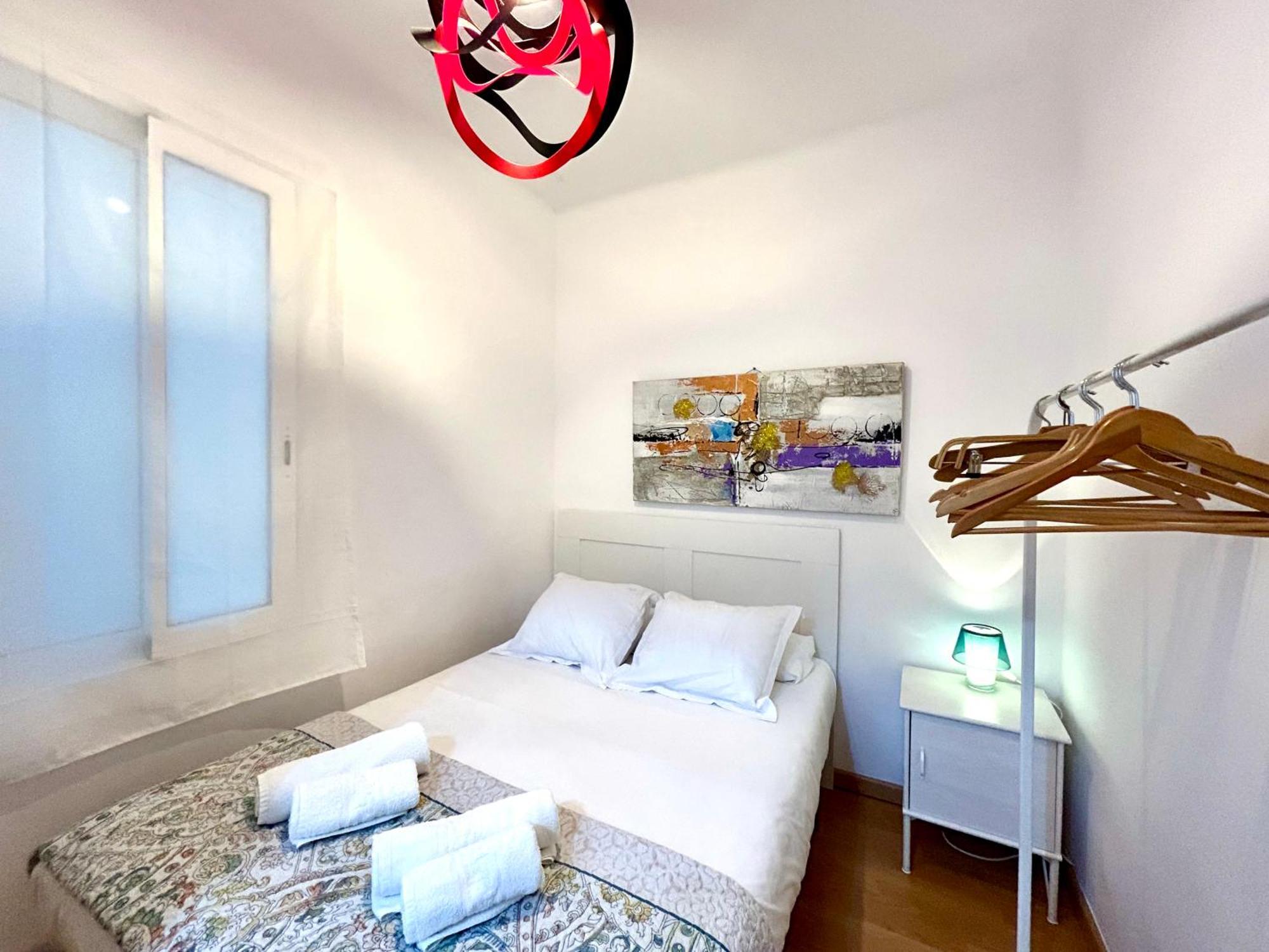 Apartment Carrer D'Olesa Barcelona Bagian luar foto